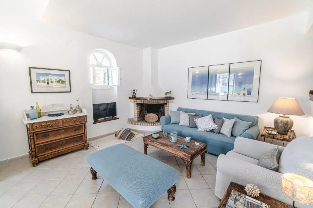 Seafront House in Andros Town with Sunrise & Ocean Views