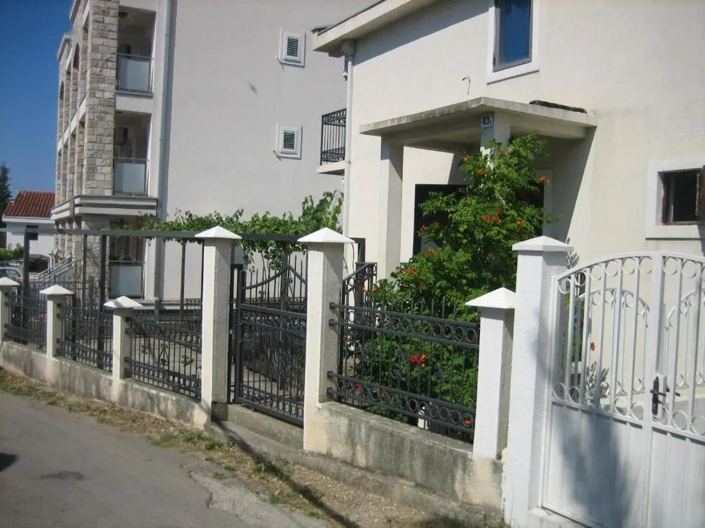 Mitko Apartments