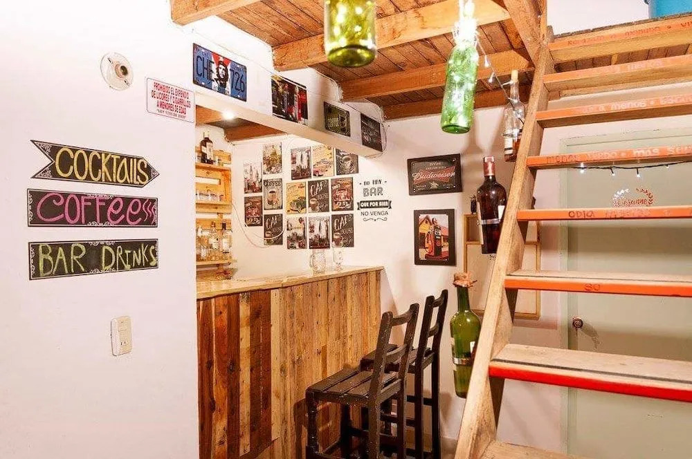 Hostal Monet`s Poblado
