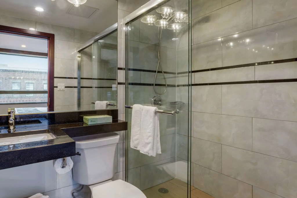 The L Hotel
