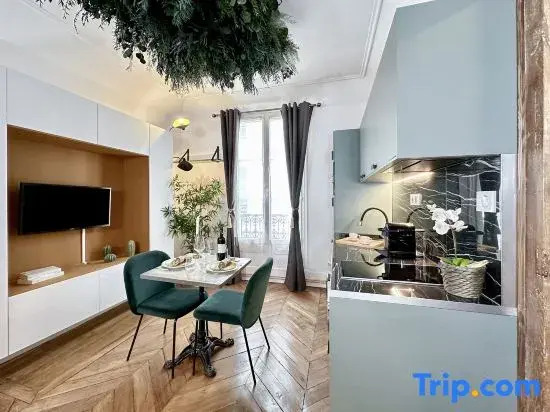 Sumptuous flat with lift near Opéra