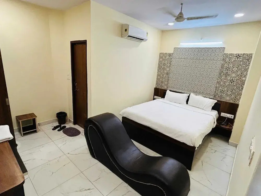 Comfort In Hotel And Restaurant Jodhpur