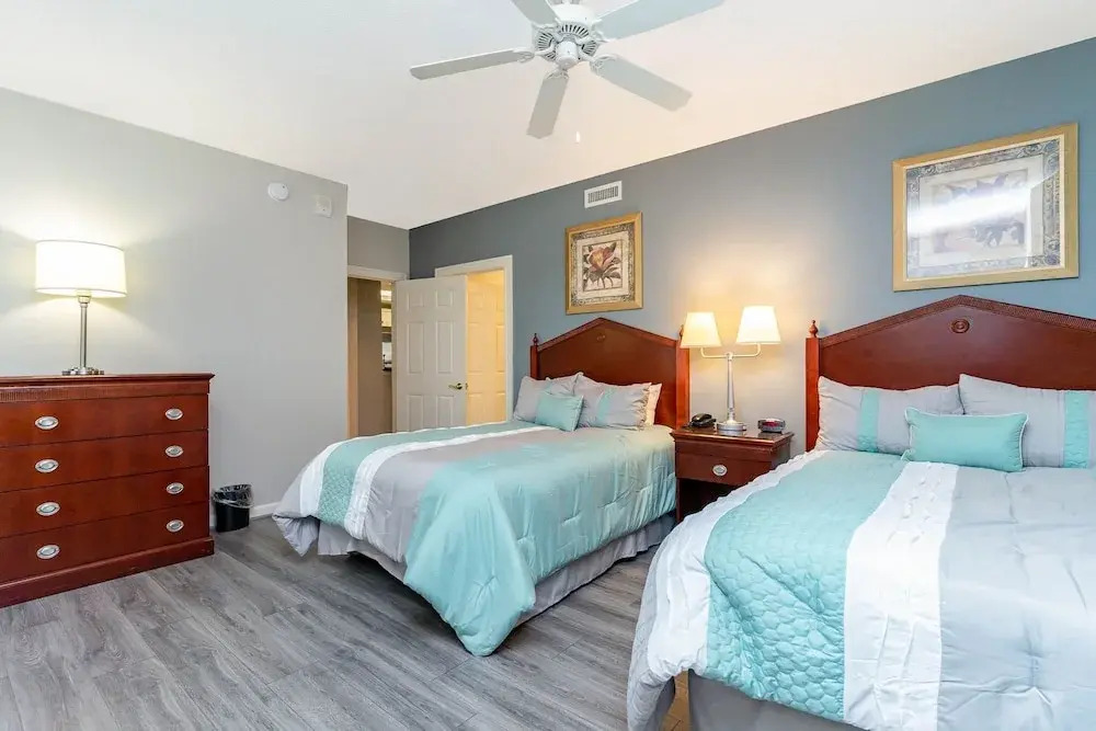 Splendid 3 bedroom, 3 bath condo - 408 Royale Palms 3 Condo