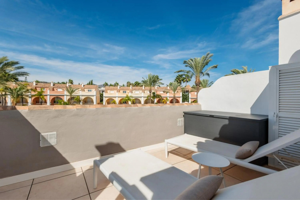 Holiday House next to the beach in Las Dunas, Bahía de Marbella