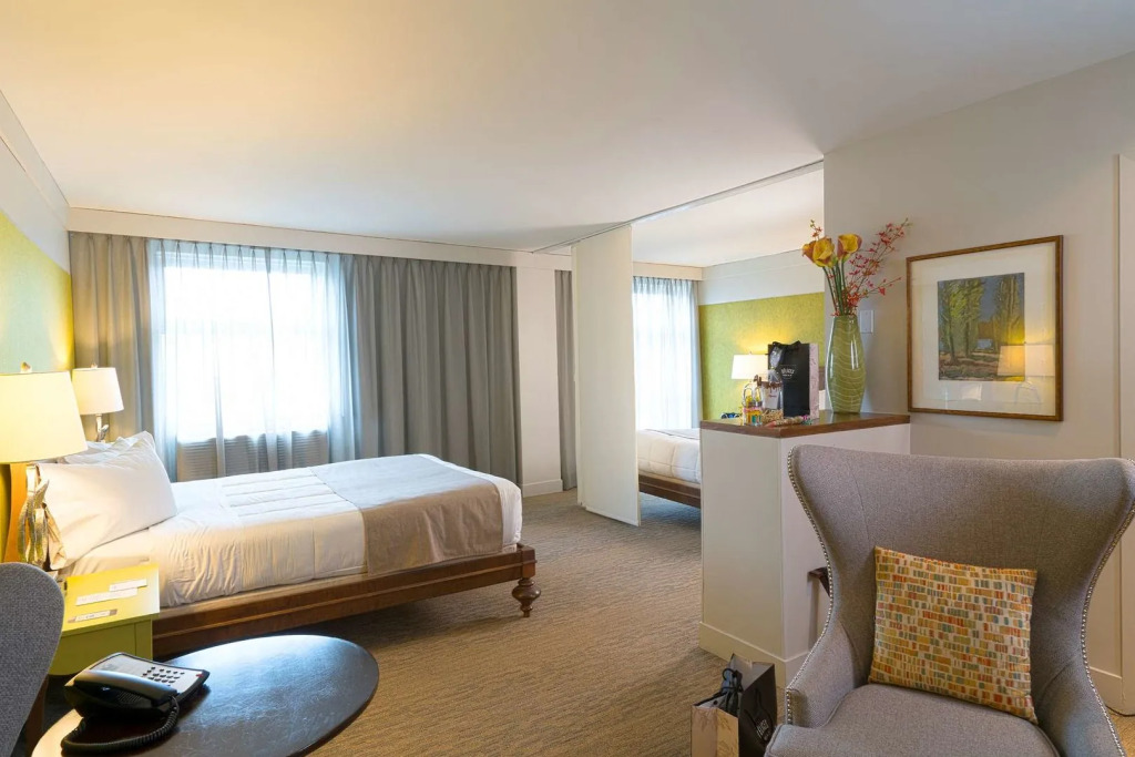 Hotel Champlain