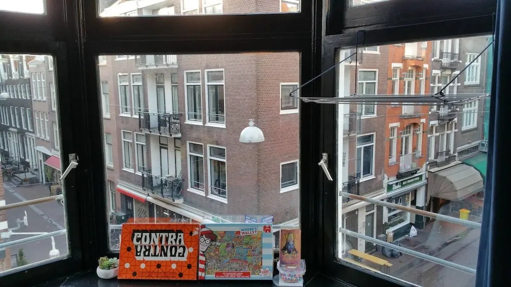 Room Charlotte 1...