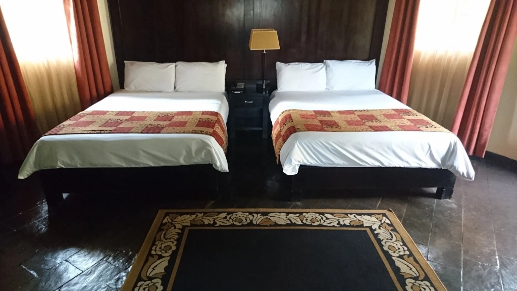 Shumba Valley Lodge Lanseria Airport