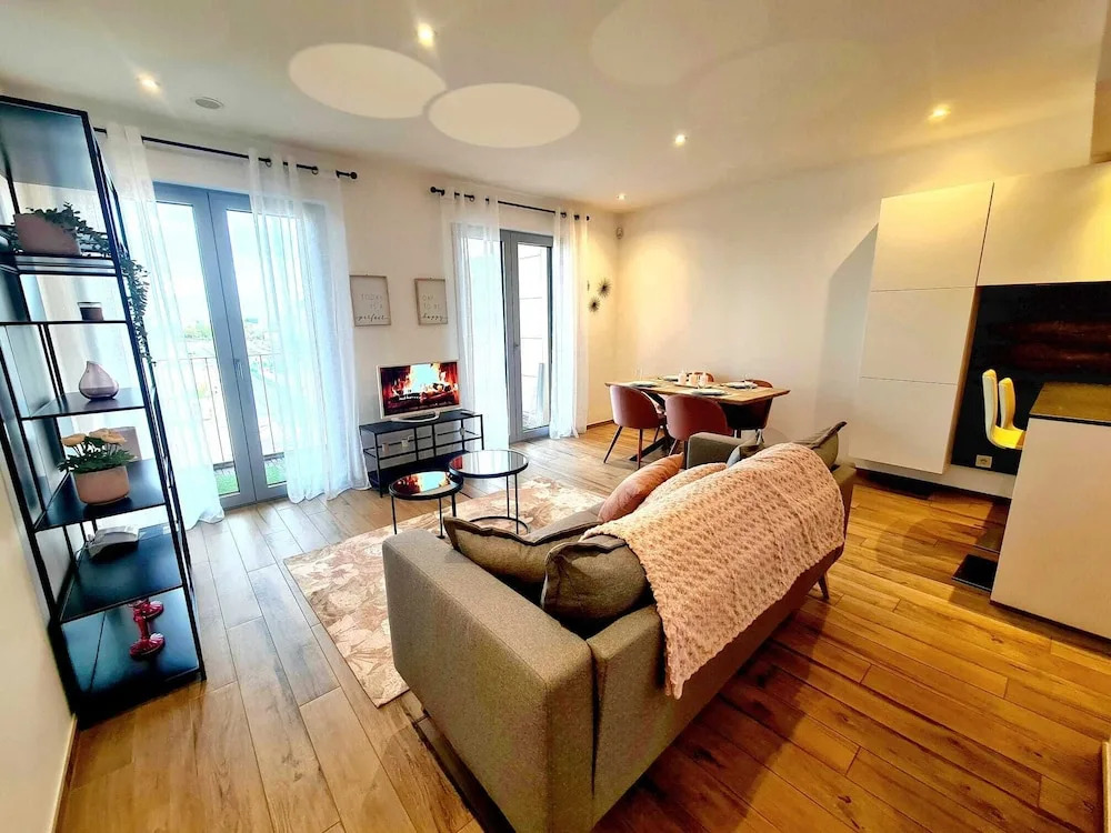 Luxury 2 bedrooms with Parking&Terrace