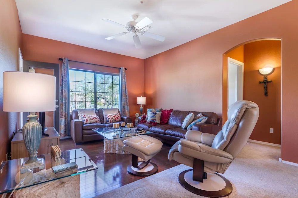 12th 205 - 2 Br Condo