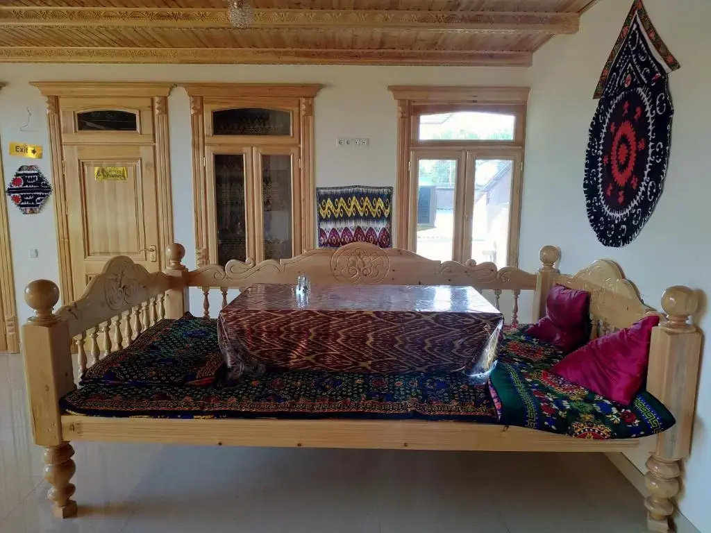 Registon Tillokori Samarkand (Регистон Тиллокори Самарканд)