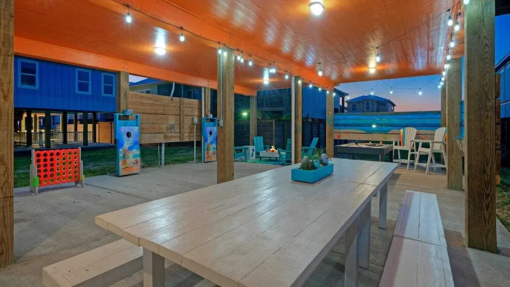 Purple Parrot by Avantstay Heated Pool, Beach Access & Central Port A Location