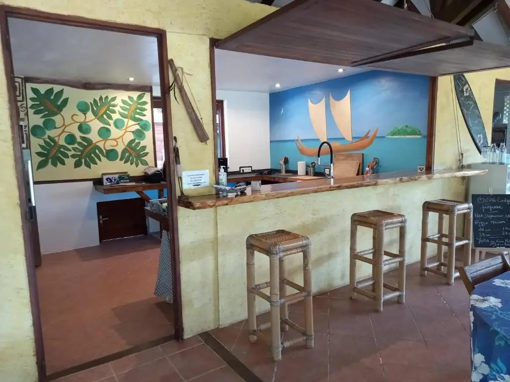 Fare Oviri Lodge