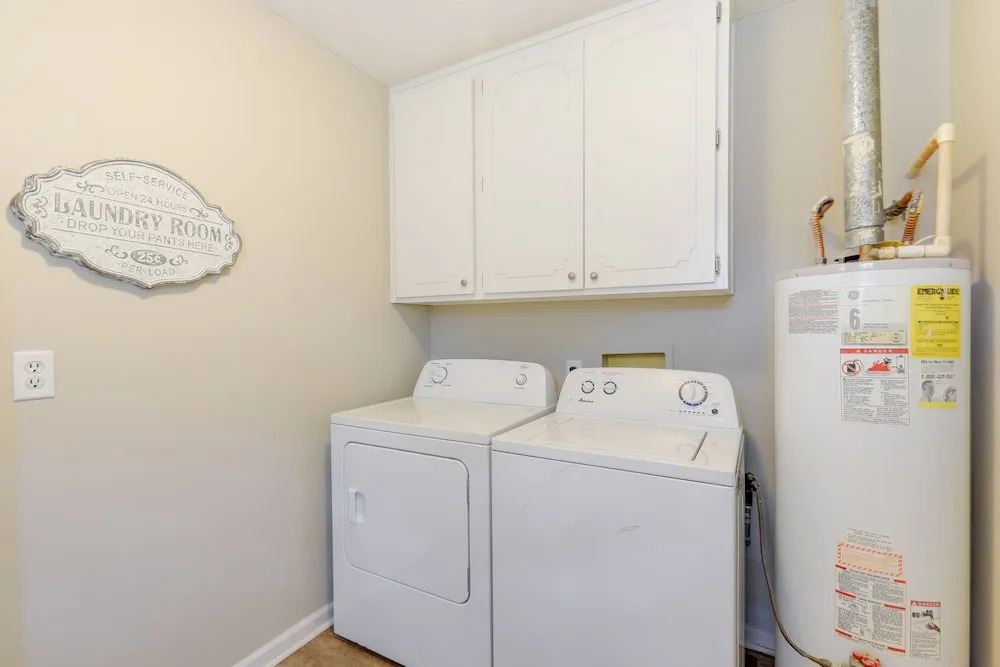 Charming Columbus Home w/ Yard - 10 Mi to Dtwn!