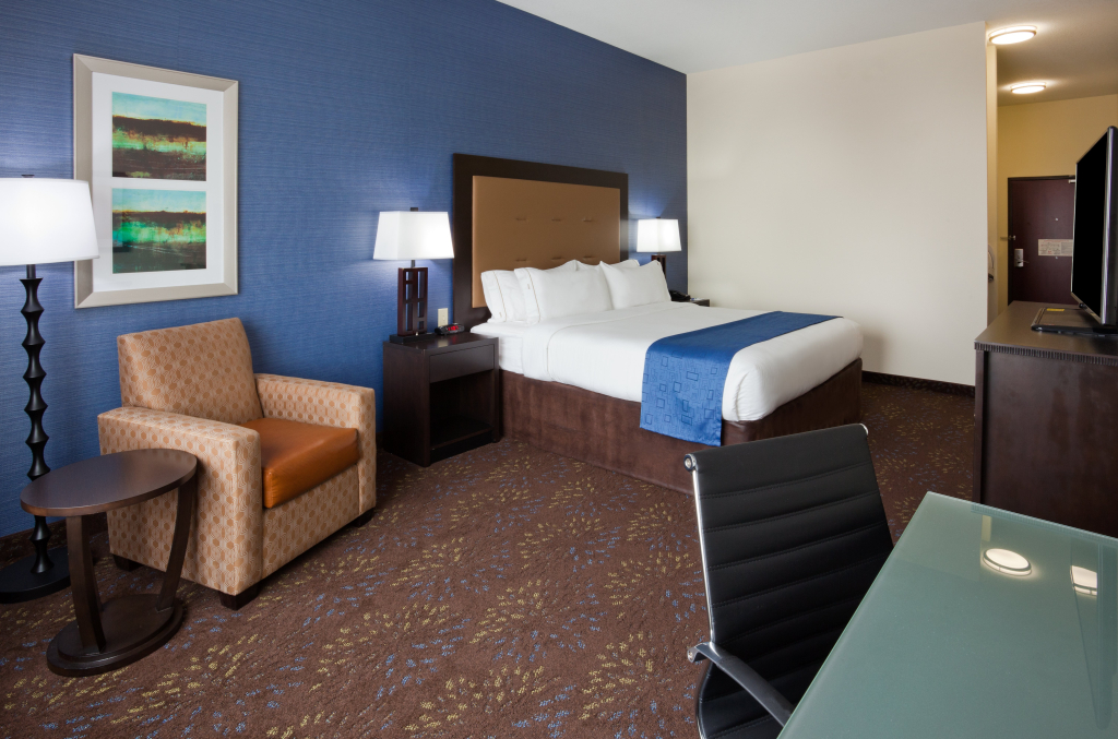 Holiday Inn Express & Suites Davenport by IHG