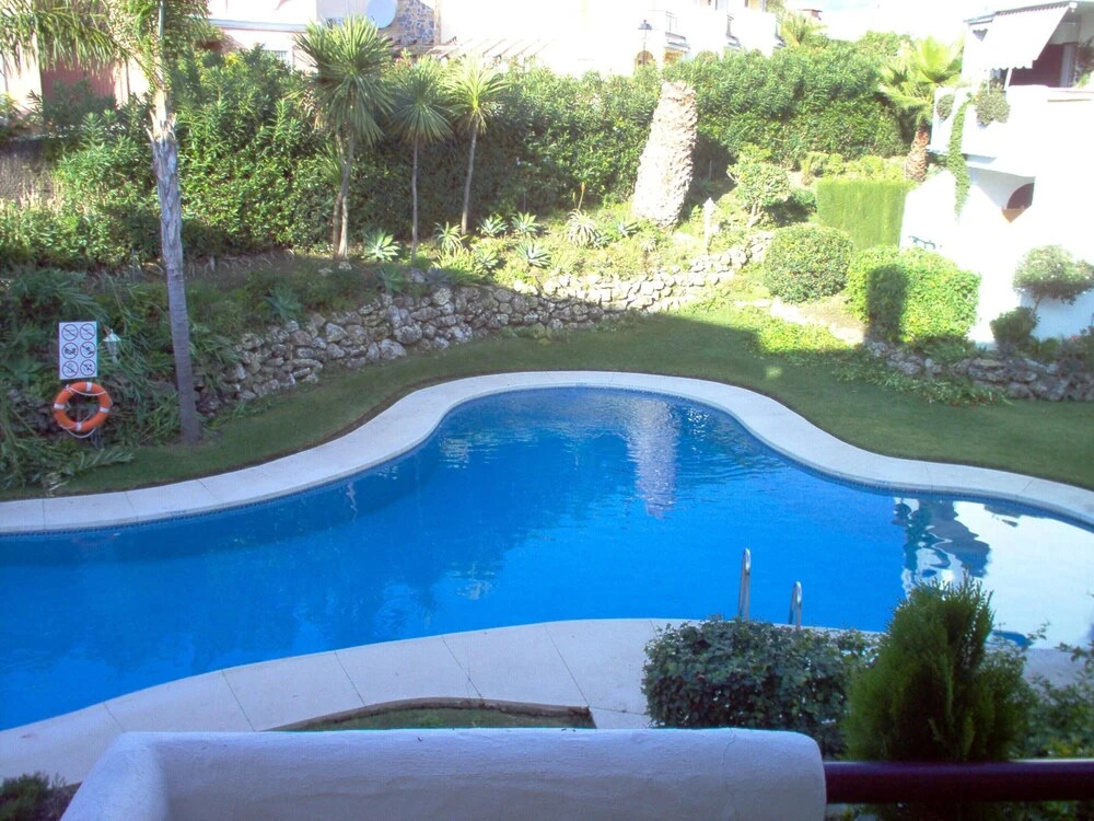 Apartment With In Estepona With Pool Access And Furnished
