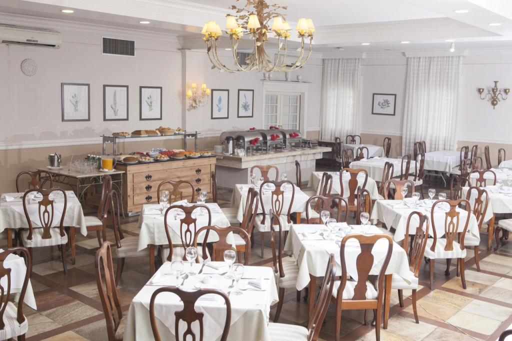San Raphael Country Hotel