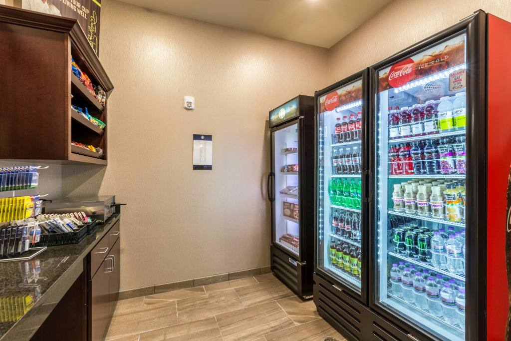 Cobblestone Hotel & Suites - Stevens Point