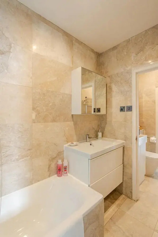 Londoncity / Freep / 1DB / En-suite/ Wifi
