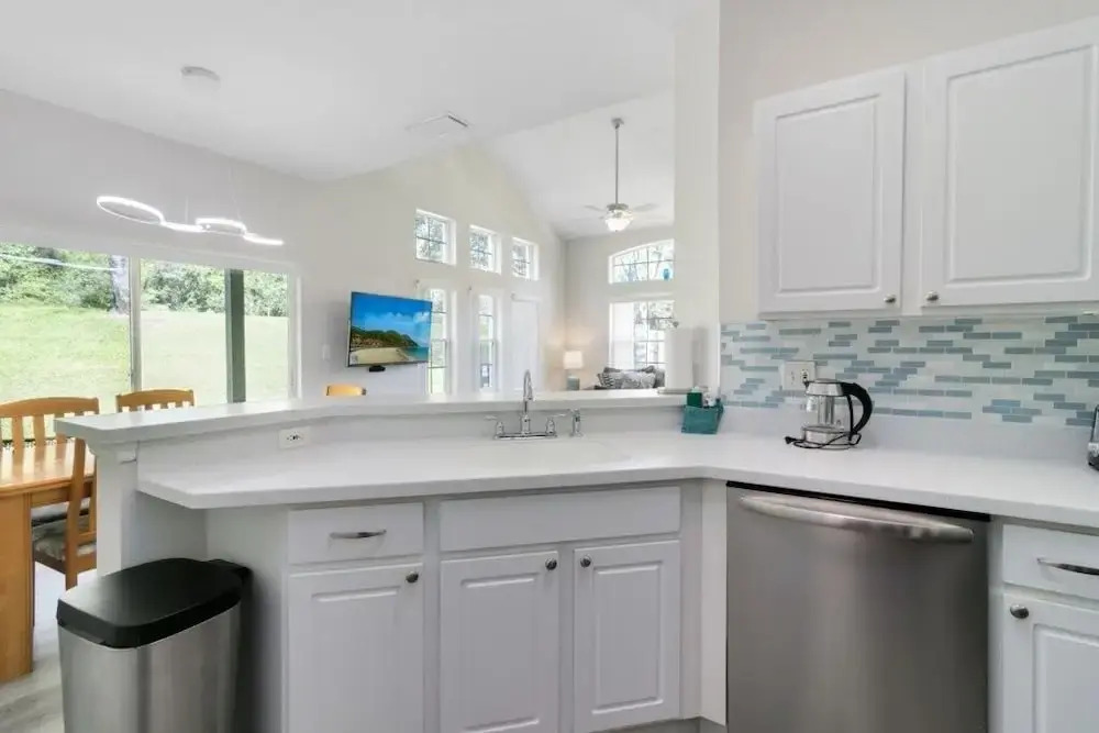 Gorgeous 4 Bed Home In Gated Community! 4 Bedroom Villa by RedAwning