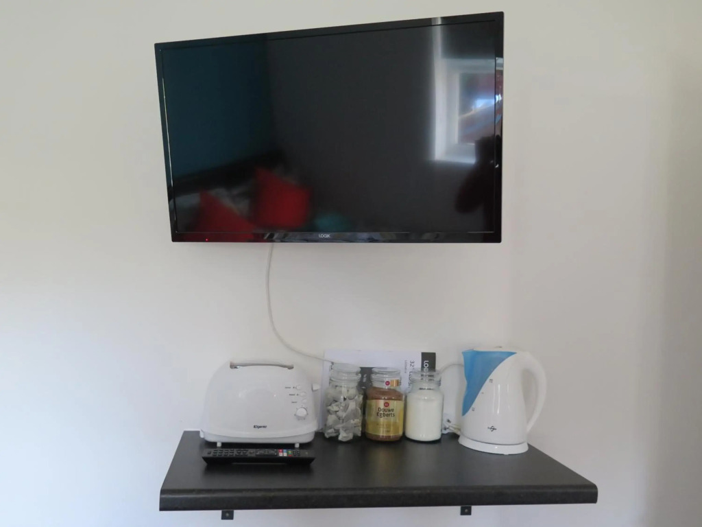 Sheridan - Studio Flats with Extra Beds contractor stay FREE Parking