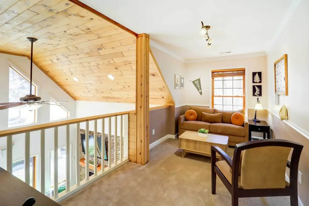 Deck + Scenic Views: Beech Mtn Group Getaway