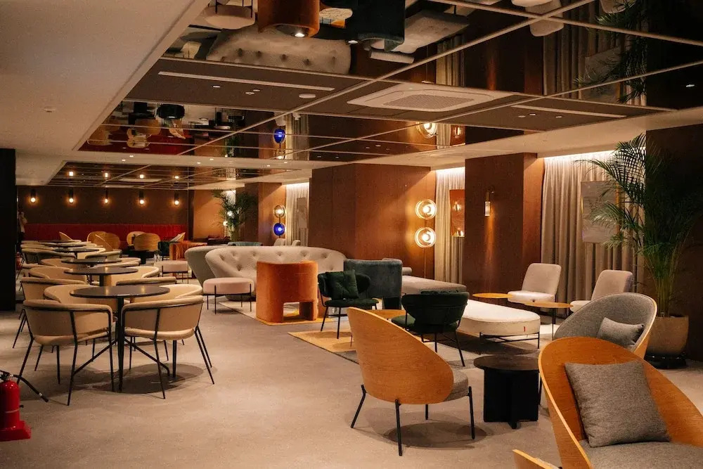 The Connoisseur Residence Hotel
