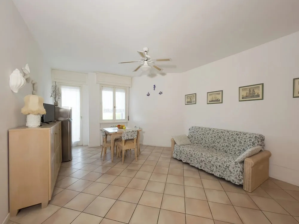 Spacious Flat Only 150mt From the Beach