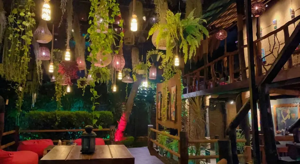 Unwind Restaurant & Hostel