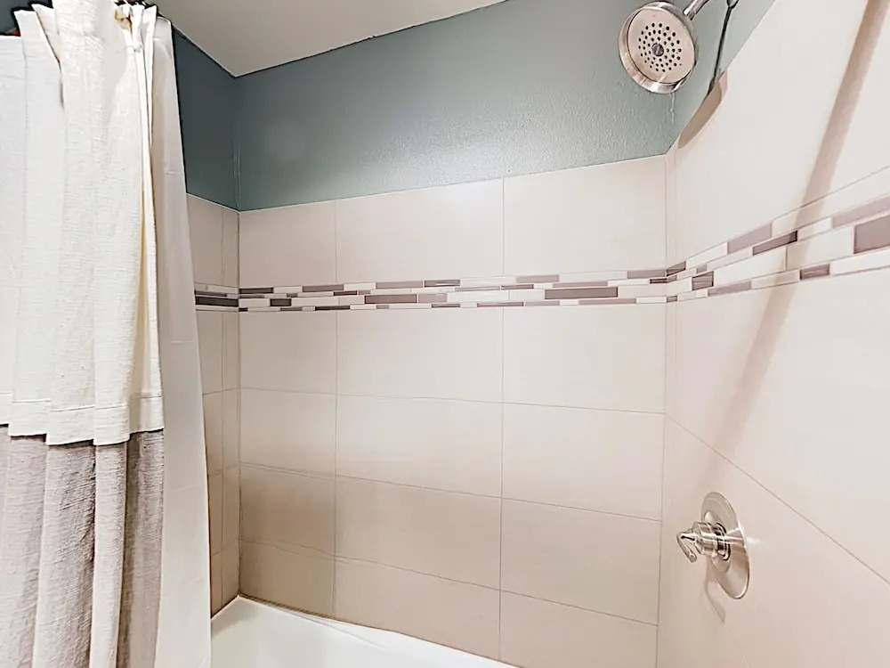288 W Beaver Creek Blvd Condo Unit H1 - 2 Br condo by RedAwning