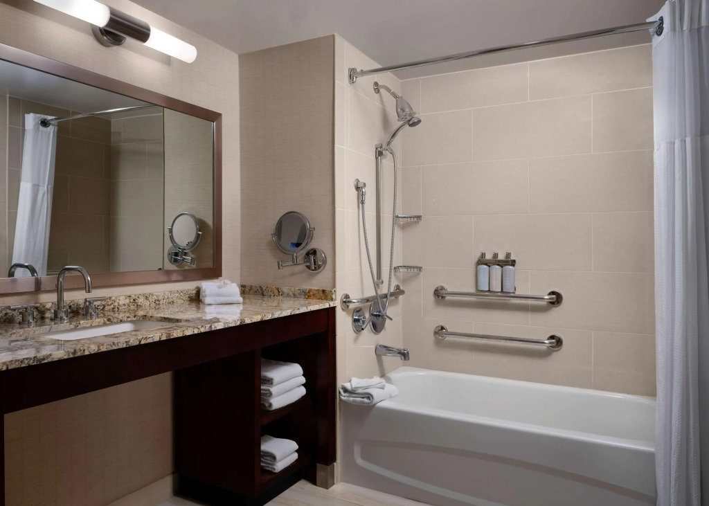 Sonesta Redondo Beach and Marina
