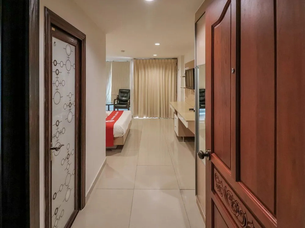 L-Seven Hotel