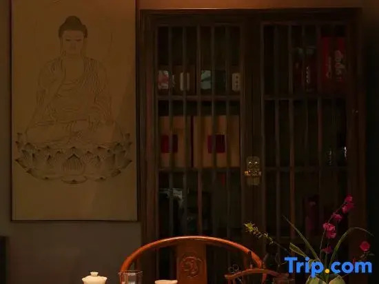 Lotus Yard Zen Hotel
