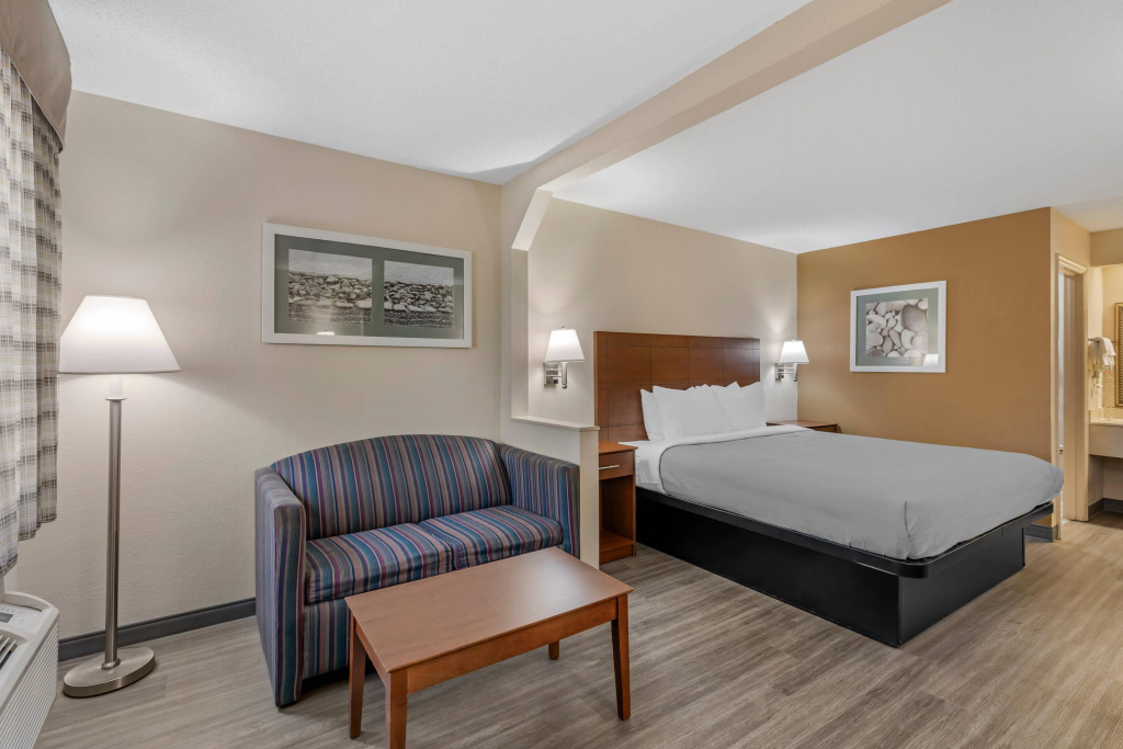 Quality Inn & Suites Stockbridge Atlanta South I-75