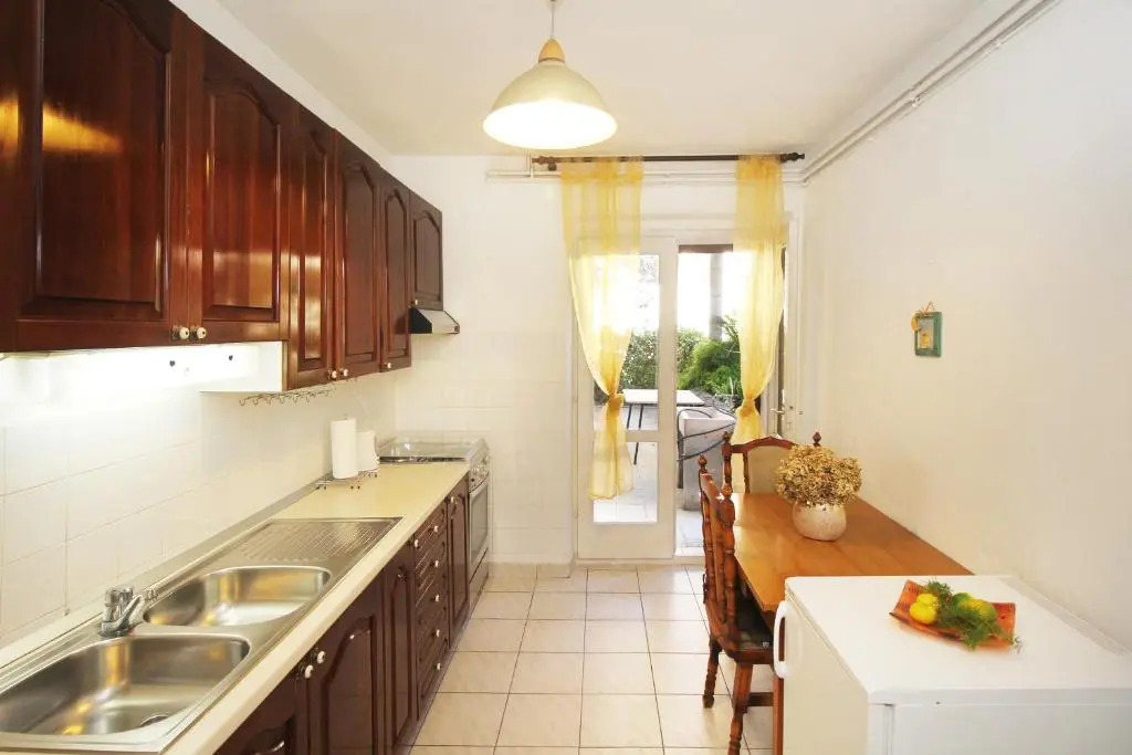 Apartments Nina Beach