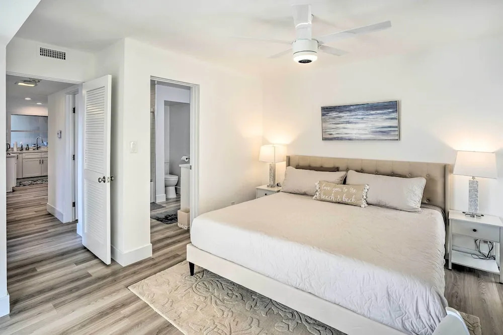 San Clemente Condo w/ Gorgeous Views: Near Beach!