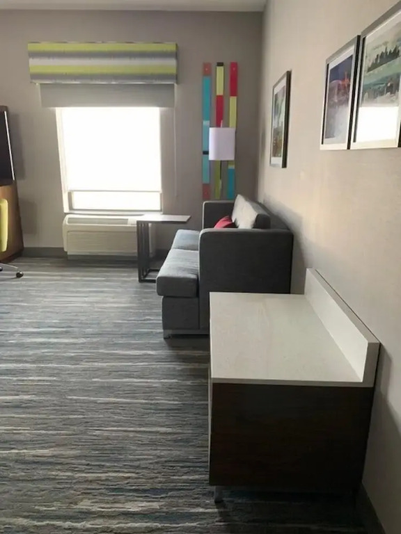 Hampton Inn & Suites Syracuse Erie Blvd I 690