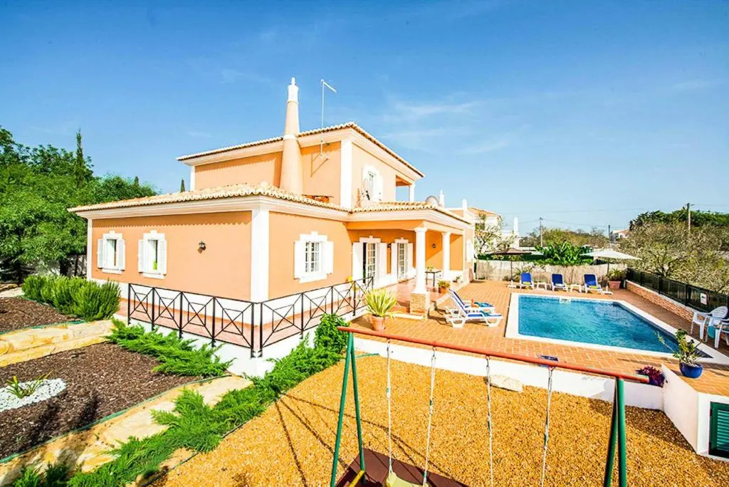 Laura by Algarve Villa Holidays