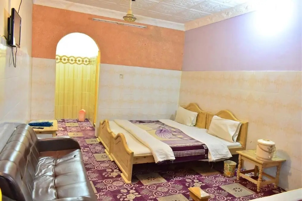 The Rose Palace Hotel & Restaurant