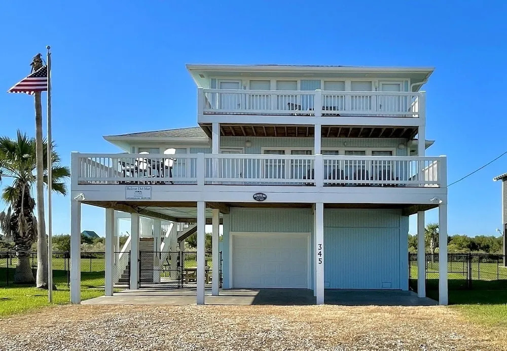 Bolivar Del Mar 3 Bedroom Home by RedAwning