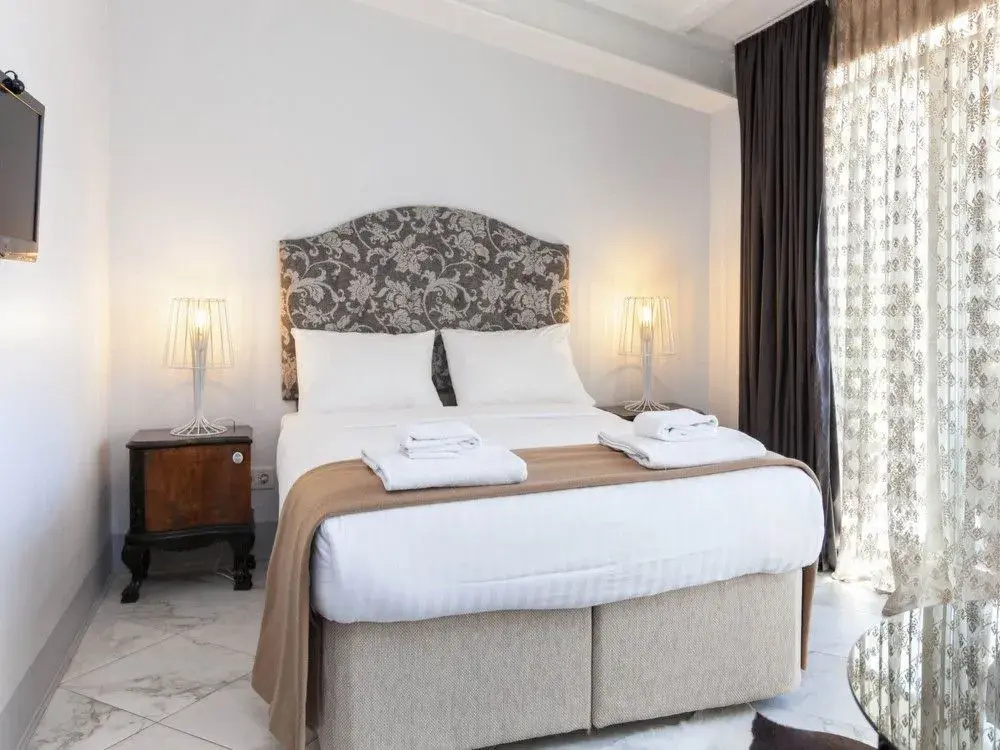 Chiconomy Suites