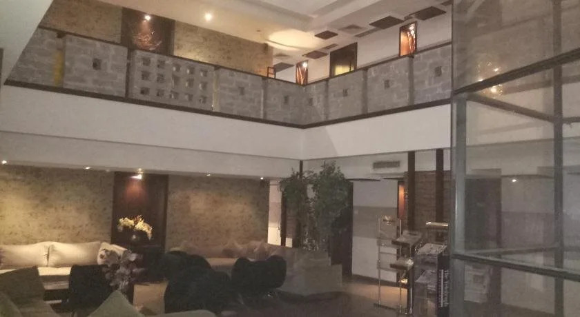 17 Degrees Hotel