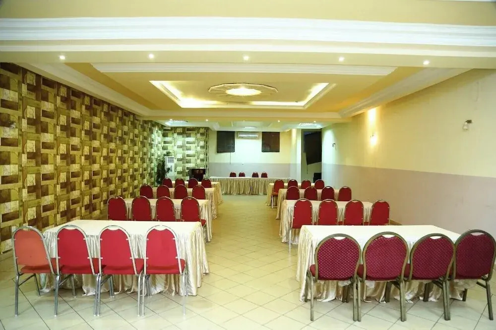 Network Hotel and Suites