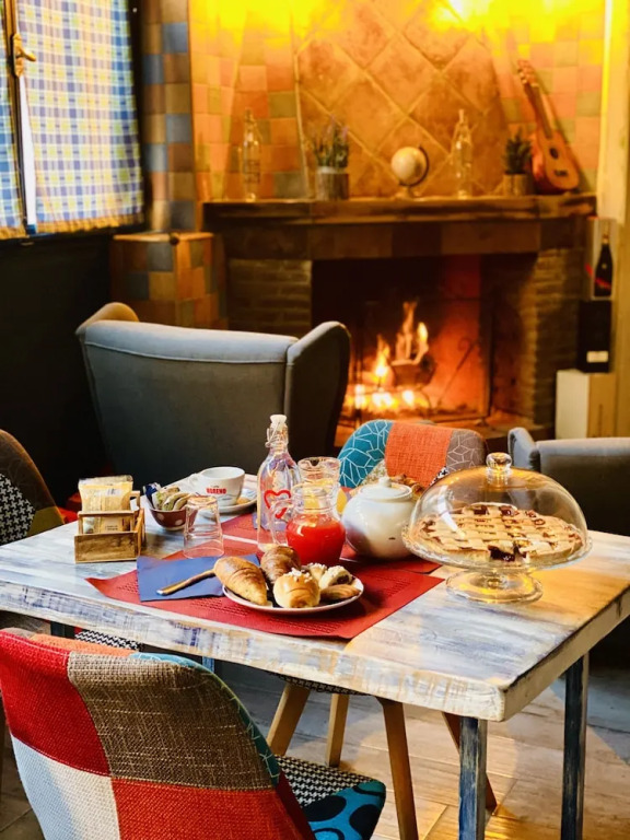 Artisti Sustinea Rooms