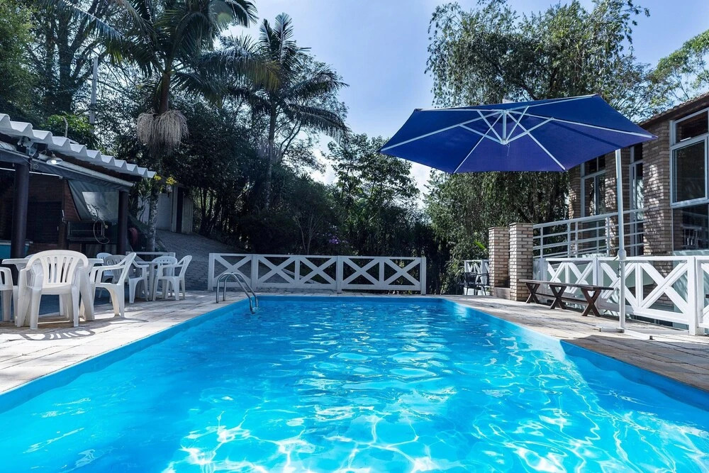 Chácara com Piscina a 40 min de SP