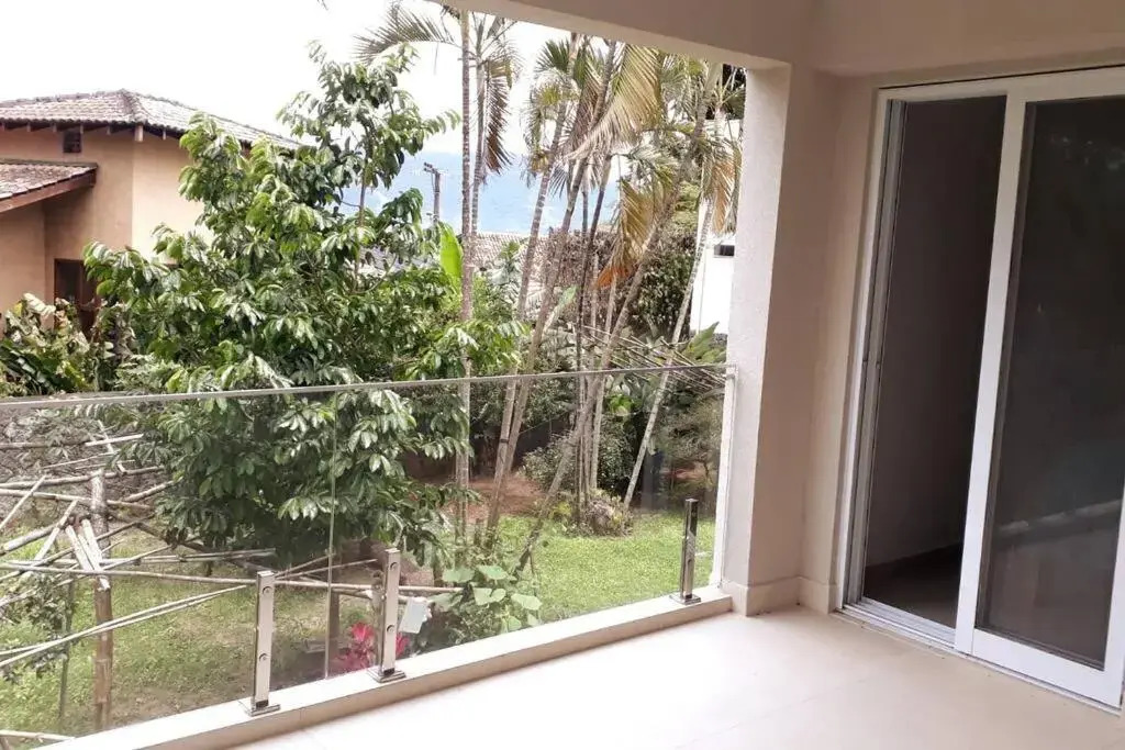 Casa com varanda, ar condicionado pet friendly
