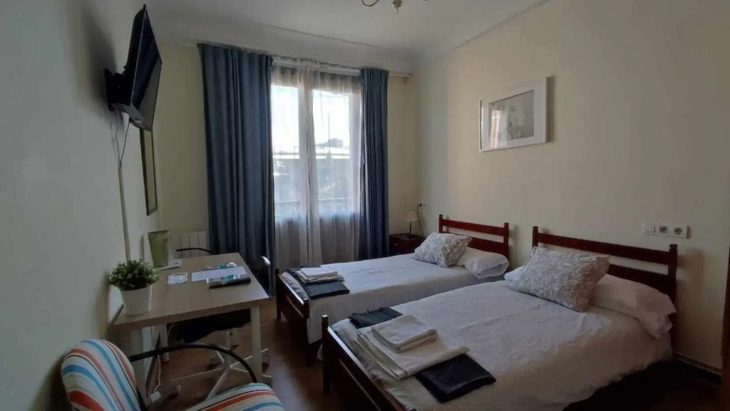 FlipHouse Rooms Pensión⭐