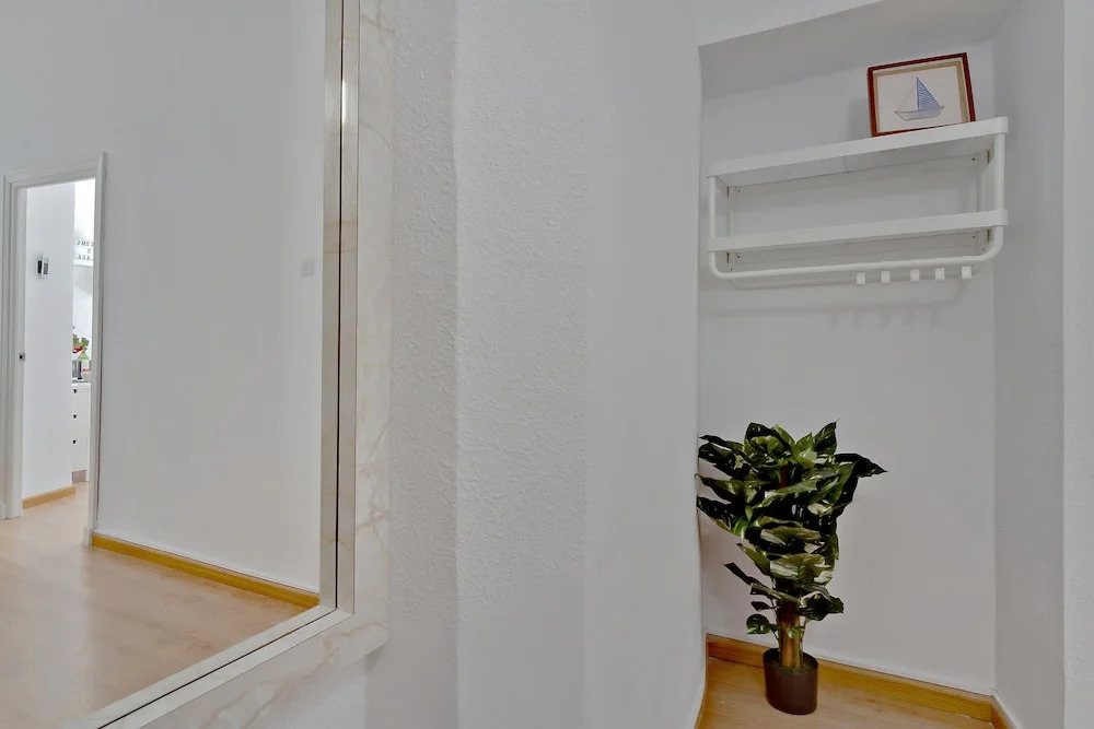 Del Parque Flats - Alvarez