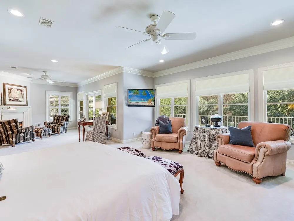The Arrive Epic Estate On Lake Austin 5 Bedroom Estate