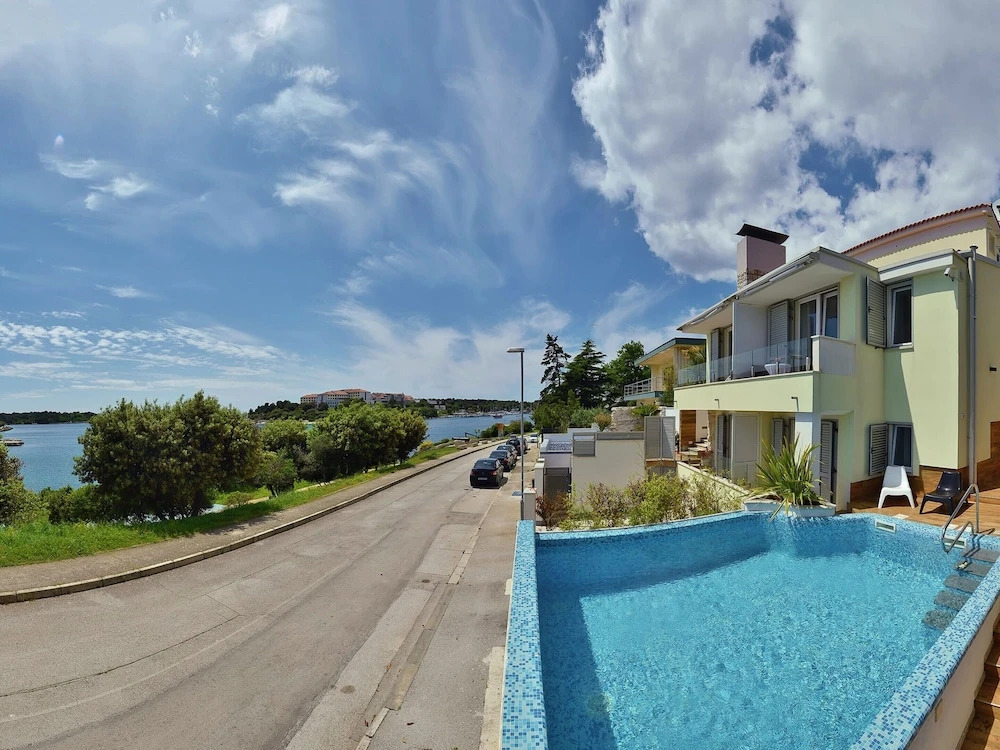 Villa in Pula with Private Swimming Pool