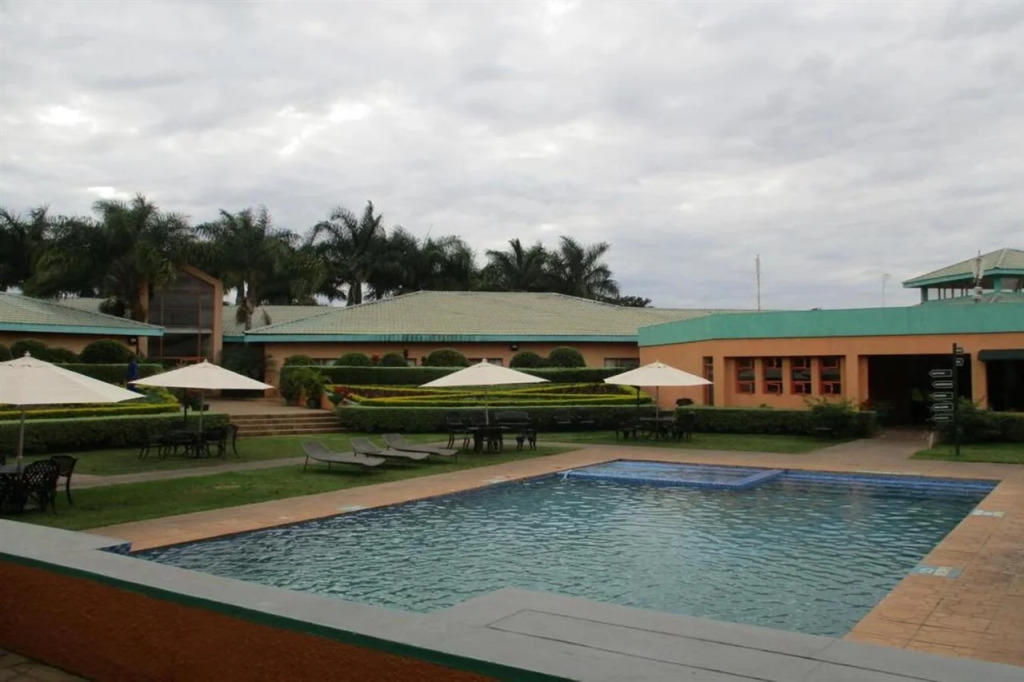Crossroads Hotel